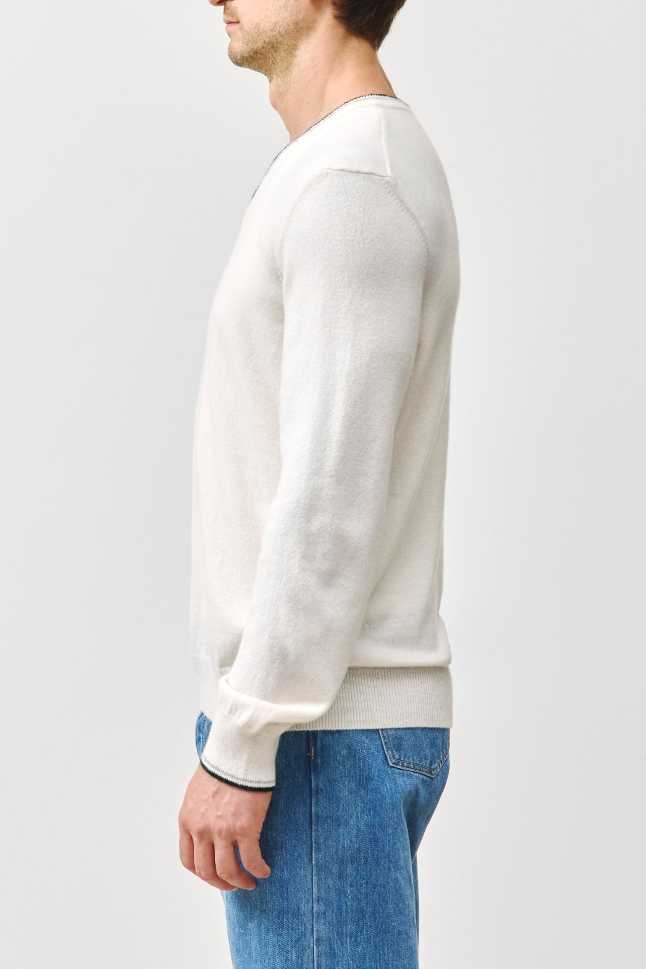 ALDEN CASHMERE V-NECK SWEATER