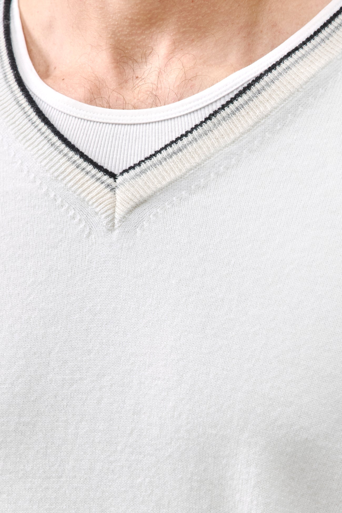ALDEN CASHMERE V-NECK SWEATER